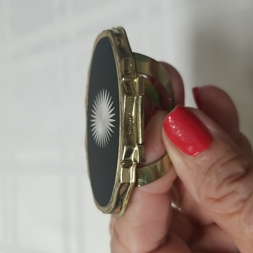 VINTAGE LIPSTICK TUBE HOLDER, Black, Goldtone W/Silvertone Engraved Top EUC - Picture 3 of 4